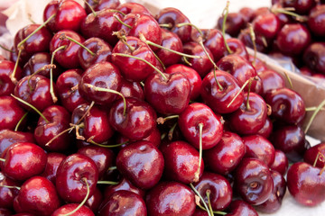 Division of fresh cherries..
