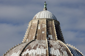 Fototapeta na wymiar cupola battistero - Pisa