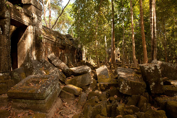 Fototapeta na wymiar Świątynie utraty Angkor - Kambodża