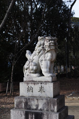 Obraz premium stone guardian dog-18