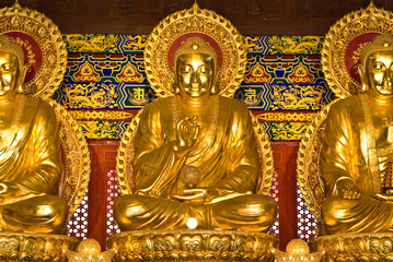 Fototapeta na wymiar buddha statue in Wat-Leng-Noei-Yi2
