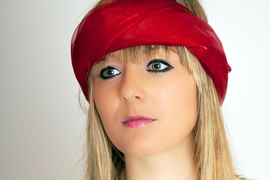 Frau mit Kopftuch 852 auss