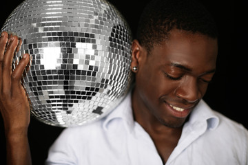 Mann in der Disco