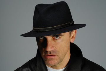 expression et chapeau 22