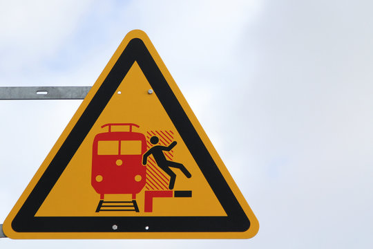Vorsicht an der Bahnsteigkante