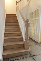 escalier en bois rénové