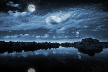 Papier Peint photo Été Clair de lune sur un lac