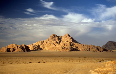 Fototapeta na wymiar Góry w Wadi Rum