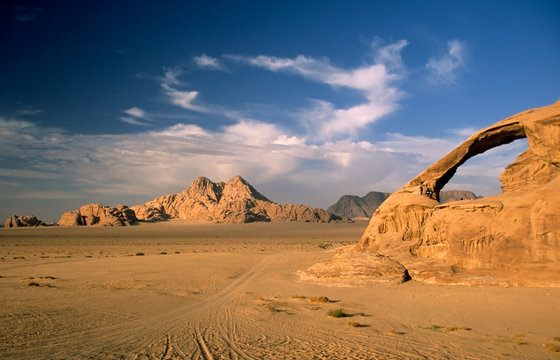Felsenbr&uuml;cke im Wadi Rum