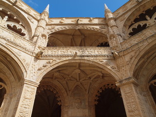 Fototapeta na wymiar Cloister of Jerònimos Monastery, Lisbon, Portugal.