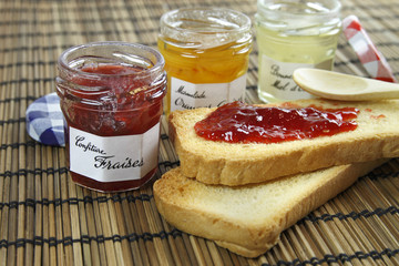 Confiture et Biscotte