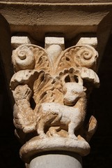 CAPITEL EN EL CLAUSTRO DEL MONASTERIO DE SANT CUGAT