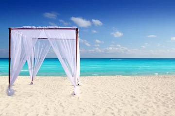 Foto op Plexiglas caribbean gazebo beach wedding massage © lunamarina
