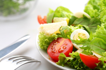 salad with tomatoes and quail egg