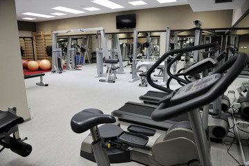 Fototapeta na wymiar fitness, siłownia centrum indoor