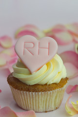 Cupcake mit rosa Herz