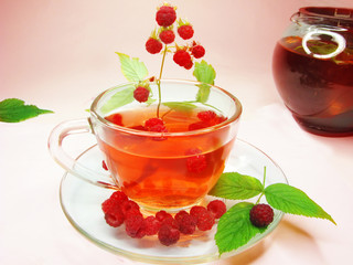 fruit red tea with raspberry berries