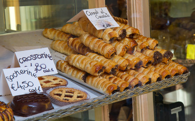 cannoncini al cioccolato