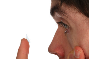 Jugendlicher mit Kontaklinse