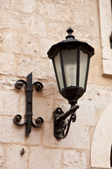 wall mounted street lamp