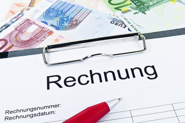 Rechnung mit Klemmbrett