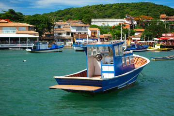 Fototapeta na wymiar Łodzie nad morzem w Buzios, Rio de Janeiro, Brazylia