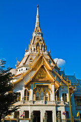 Naklejka premium Native Thai style architecture, Wat Sothorn, Chachoengsao provin