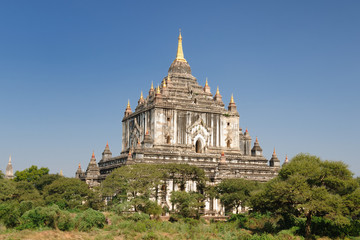 Fototapeta premium Myanmar (Burma), Bagan, Thatbyinny Pahto Temple