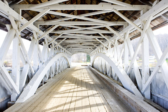 Fototapeta Stary biały most w New Hampshire, USA na wymiar XXL