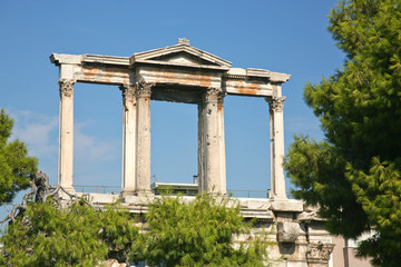 Fototapeta na wymiar Arch of Hadrian in Athens