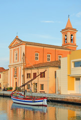 Fototapeta na wymiar Włochy Cesenatico port, antyczny żaglowiec fishing