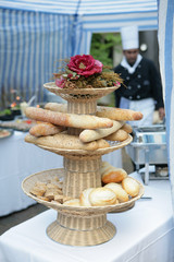 büffet bei hochzeitsfeier,brot,baguette