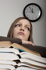 jungen Studentin im Zeitdruck