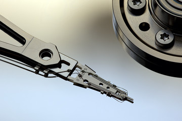 Hard disk drive head