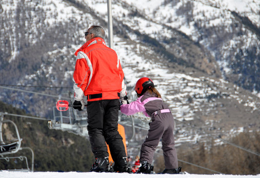 apprentissage du ski enfant neige station