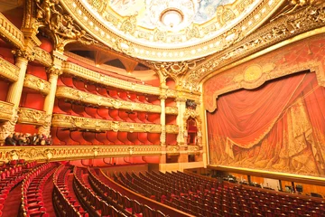 Gordijnen het interieur van de Grand Opera in Parijs © Gary