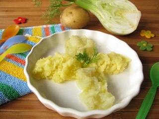 Babymenü aus Kartoffeln und Fenchelgemüse