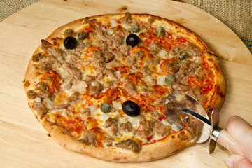 pizza tonno e olive