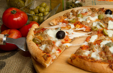 pizza tonno e olive