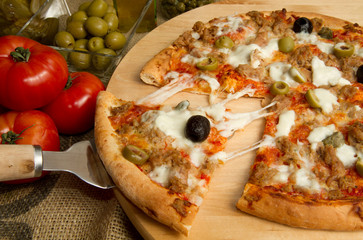 pizza tonno e olive