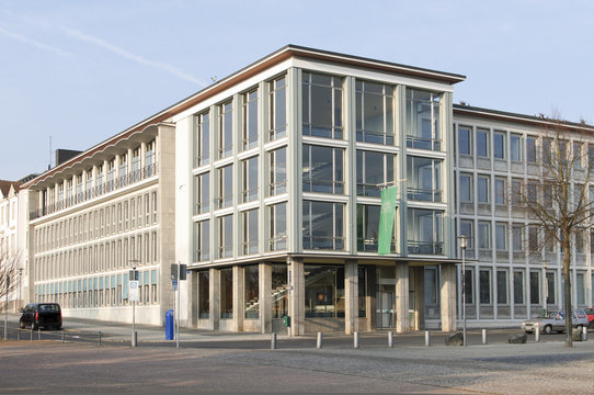 Kassel, AOK-Geb&auml;ude im Morgenlicht