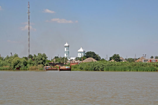 Donaukreuzfahrt: Uferszene bei Vilkovo am Donaudelta (Ukraine)