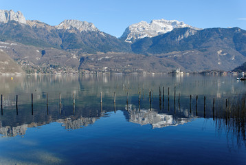 Reflet sur le lac d'Annecy