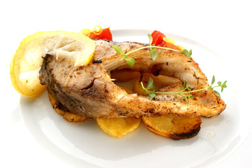 Karpfenfilet auf Röstkartoffeln