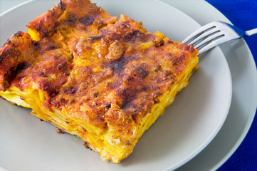 lasagne italiane al ragù