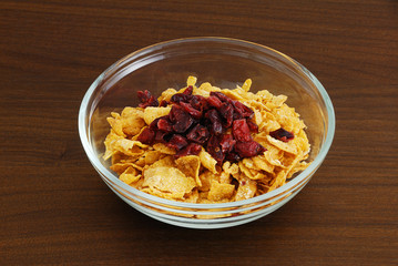 Cornflakes with dried cranberries