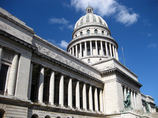 Side view of Capitolio