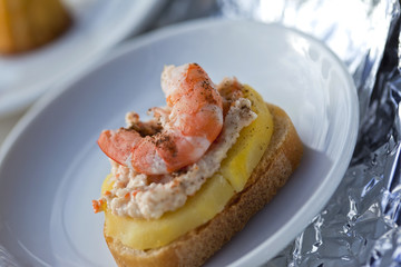 tapas crevette gambas pain buffet traiteur cocktail tartine