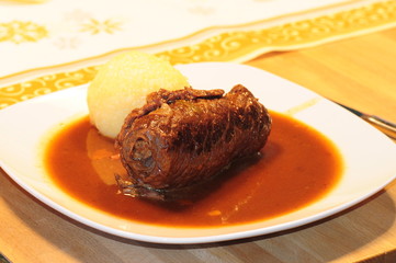 Roulade mit Kartoffelkloß