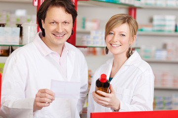 ein gutes team in der apotheke